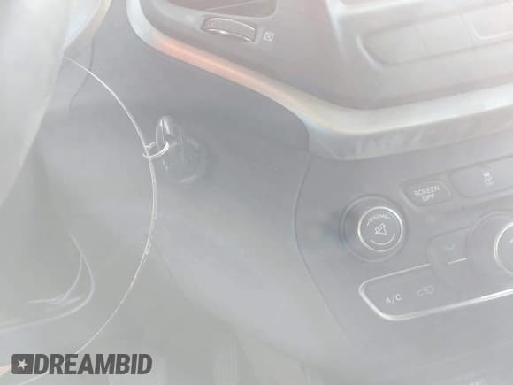 ✅ 2014 Jeep Cherokee Trailhawk • VIN: 1C4PJMBS8EW182259 • Lot: 41309329. Wystawiony na IAAI z przebiegiem Nie podano. Bezpłatny archiwum sprzedaży aukcyjnych z USA i szczegółowy raport historii pojazdu na DreamBid. Zdjęcie 11.