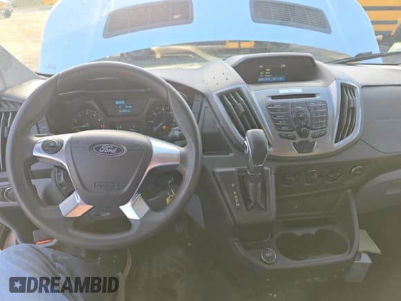 ✅ 2017 Ford Transit XL • VIN: 1FMZK1ZM6HKB47903 • Lot: 85955475. Wystawiony na Copart z przebiegiem 234 921 mil. Bezpłatny archiwum sprzedaży aukcyjnych z USA i szczegółowy raport historii pojazdu na DreamBid. Zdjęcie 9.