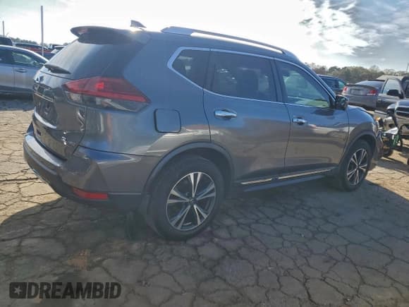 ✅ 2017 Nissan Rogue SL • VIN: JN8AT2MV9HW025229 • Lot: 95990665. Wystawiony na Copart z przebiegiem 118 842 mil. Bezpłatny archiwum sprzedaży aukcyjnych z USA i szczegółowy raport historii pojazdu na DreamBid. Zdjęcie 3.