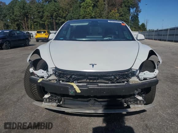 ✅ 2020 Tesla Model 3 Standard Range Plus • VIN: 5YJ3E1EA4LF785215 • Lot: 87452125. Wystawiony na Copart z przebiegiem Nie podano. Bezpłatny archiwum sprzedaży aukcyjnych z USA i szczegółowy raport historii pojazdu na DreamBid. Zdjęcie 5.