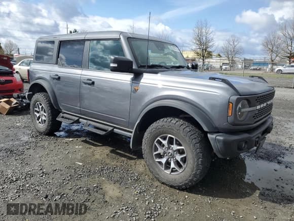 ✅ 2023 Ford Bronco • VIN: 1FMEE5DP9PLB06866 • Lot: 50573715. Wystawiony na Copart z przebiegiem 21 043 mil. Bezpłatny archiwum sprzedaży aukcyjnych z USA i szczegółowy raport historii pojazdu na DreamBid. Zdjęcie 4.