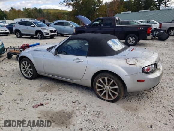 ✅ 2008 Mazda MX-5 Miata Grand Touring • VIN: JM1NC25F080140065 • Lot: 75619084. Wystawiony na Copart z przebiegiem 88 805 mil. Bezpłatny archiwum sprzedaży aukcyjnych z USA i szczegółowy raport historii pojazdu na DreamBid. Zdjęcie 2.