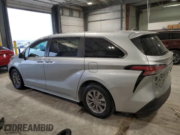 ✅ 2021 Toyota Sienna LE • VIN: 5TDKSKFC8MS036554 • Lot: 93127805. Listed on Copart with 274,181 mi. Free auction sales archive from the USA and detailed vehicle history report at DreamBid. Image 2.