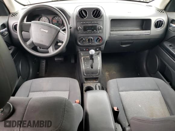 ✅ 2009 Jeep Patriot Sport • VIN: 1J4FF28B39D249757 • Lot: 71512025. Wystawiony na Copart z przebiegiem 106 942 mil. Bezpłatny archiwum sprzedaży aukcyjnych z USA i szczegółowy raport historii pojazdu na DreamBid. Zdjęcie 8.