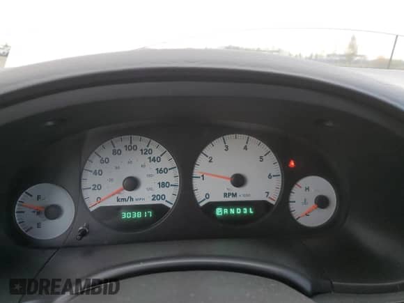 2006 Dodge Grand Caravan SE with VIN 1D4GP24R66B697589, listed as a Copart auction lot 90105685 with 303,817 mi miles and Salvage title. Bid and sale history available at DreamBid. Image 9.