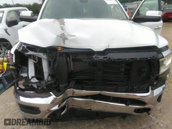 ✅ 2020 Ram 1500 Laramie • VIN: 1C6SRFJT1LN111892 • Lot: 42940467. Wystawiony na IAAI z przebiegiem 93 416 mil. Bezpłatny archiwum sprzedaży aukcyjnych z USA i szczegółowy raport historii pojazdu na DreamBid. Zdjęcie 6.