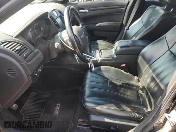 ✅ 2016 Chrysler 300 S • VIN: 2C3CCABTXGH295118 • Lot: 60099645. Listed on Copart with 157,344 mi. Free auction sales archive from the USA and detailed vehicle history report at DreamBid. Image 7.