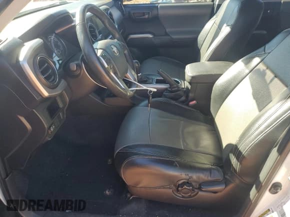 ✅ 2017 Toyota Tacoma SR5 • VIN: 5TFBZ5DN9HX001927 • Lot: 82623785. Listed on Copart with 130,642 mi. Free auction sales archive from the USA and detailed vehicle history report at DreamBid. Image 7.