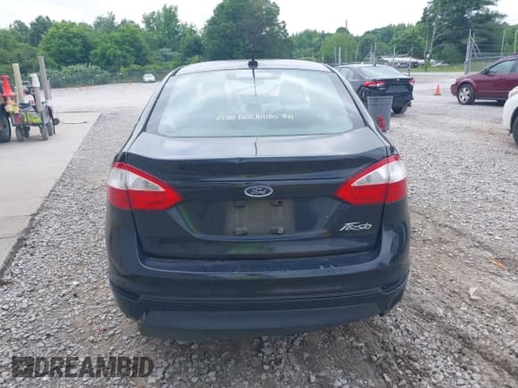 ✅ 2014 Ford Fiesta S • VIN: 3FADP4AJ8EM201618 • Lot: 42234592. Listed on IAAI with 170,203 mi. Free auction sales archive from the USA and detailed vehicle history report at DreamBid. Image 17.