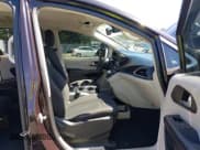 ✅ 2017 Chrysler Pacifica Touring L • VIN: 2C4RC1BG8HR753078 • Lot: 43171168. Listed on IAAI with 192,678 mi. Free auction sales archive from the USA and detailed vehicle history report at DreamBid. Image 5.