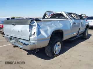 2004 Dodge 3500 ST z VIN 3D7LU38C34G105088, wystawiony jako IAAI lot #41493283 z przebiegiem Nie podano mil oraz . Historia ofert i sprzedaży dostępna na DreamBid. Obrazek 4.