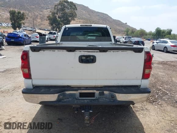 ✅ 2003 Chevrolet Silverado 2500HD LS • VIN: 1GCHC29U83E220053 • Lot: 42383404. Listed on IAAI with Not provided. Free auction sales archive from the USA and detailed vehicle history report at DreamBid. Image 15.