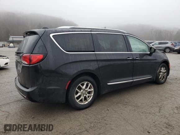 ✅ 2020 Chrysler Pacifica Touring L • VIN: 2C4RC1BG8LR268903 • Лот: 80949114. Опубликован ранее на Copart с пробегом 144 725 миль. Бесплатный доступ к архиву аукционных продаж из США и подробный отчёт об истории автомобиля на DreamBid. Изображение 3.