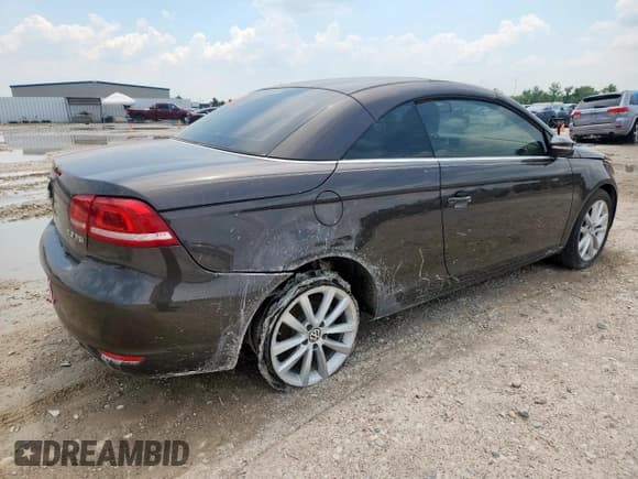 ✅ 2016 Volkswagen Eos Komfort • VIN: WVWBW8AH8GV000688 • Лот: 69708095. Опубликован ранее на Copart с пробегом 78 923 миль. Бесплатный доступ к архиву аукционных продаж из США и подробный отчёт об истории автомобиля на DreamBid. Изображение 3.