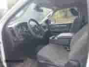 2016 Ram 1500 Tradesman z VIN 3C6JR6DT8GG257406, wystawiony jako IAAI lot #43430639 z przebiegiem 88 663 mil mil oraz . Historia ofert i sprzedaży dostępna na DreamBid. Obrazek 5.