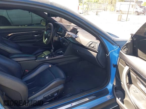 ✅ 2015 BMW M4 • VIN: WBS3R9C55FK331029 • Lot: 43254981. Listed on IAAI with 129,394 mi. Free auction sales archive from the USA and detailed vehicle history report at DreamBid. Image 5.