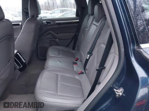 ✅ 2014 Porsche Cayenne • VIN: WP1AA2A29ELA02024 • Lot: 43751488. Wystawiony na IAAI z przebiegiem 160 948 mil. Bezpłatny archiwum sprzedaży aukcyjnych z USA i szczegółowy raport historii pojazdu na DreamBid. Zdjęcie 8.