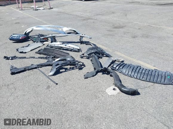 ✅ 2020 Mercedes-Benz C 300 • VIN: 55SWF8DB4LU327220 • Lot: 43159717. Wystawiony na IAAI z przebiegiem 55 204 mil. Bezpłatny archiwum sprzedaży aukcyjnych z USA i szczegółowy raport historii pojazdu na DreamBid. Zdjęcie 12.