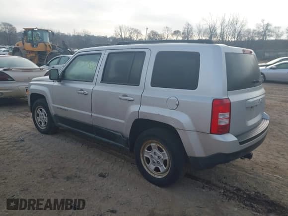 ✅ 2012 Jeep Patriot Sport • VIN: 1C4NJPBA3CD500037 • Лот: 43737552. Опубликован ранее на IAAI с пробегом 190 727 миль. Бесплатный доступ к архиву аукционных продаж из США и подробный отчёт об истории автомобиля на DreamBid. Изображение 3.