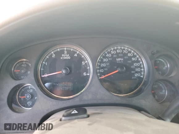 ✅ 2013 Chevrolet Tahoe LTZ • VIN: 1GNSCCE01DR332192 • Lot: 86290515. Listed on Copart with 174,232 mi. Free auction sales archive from the USA and detailed vehicle history report at DreamBid. Image 9.