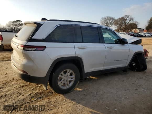 2024 Jeep Grand Cherokee Laredo X with VIN 1C4RJGAG5RC264173, listed as a Copart auction lot 45505465 with 7,633 mi miles and Salvage title. Bid and sale history available at DreamBid. Image 3.