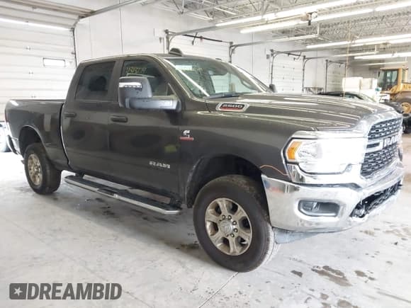 ✅ 2024 Ram 2500 Big Horn • VIN: 3C6UR5DLXRG285816 • Lot: 43432719. Wystawiony na IAAI z przebiegiem 36 277 mil. Bezpłatny archiwum sprzedaży aukcyjnych z USA i szczegółowy raport historii pojazdu na DreamBid. Zdjęcie 1.