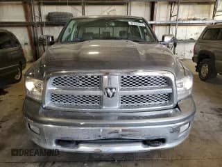 ✅ 2010 Dodge 1500 Laramie • VIN: 1D7RV1CT3AS161331 • Lot: 47033375. Wystawiony na Copart z przebiegiem 282 340 mil. Bezpłatny archiwum sprzedaży aukcyjnych z USA i szczegółowy raport historii pojazdu na DreamBid. Zdjęcie 5.