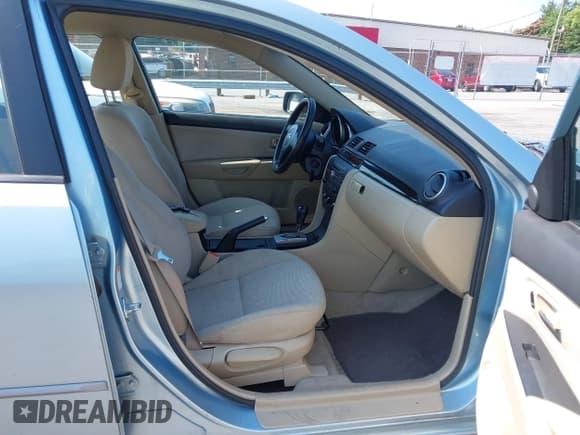 ✅ 2007 Mazda 3 i Sport • VIN: JM1BK32F671644435 • Лот: 42490043. Опубликован ранее на IAAI с пробегом 308 993 миль. Бесплатный доступ к архиву аукционных продаж из США и подробный отчёт об истории автомобиля на DreamBid. Изображение 5.