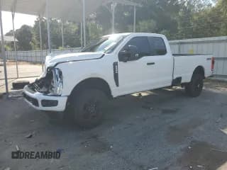 ✅ 2023 Ford F-250 XL • VIN: 1FT8X2BA2PED39162 • Lot: 71298115. Wystawiony na Copart z przebiegiem 28 801 mil. Bezpłatny archiwum sprzedaży aukcyjnych z USA i szczegółowy raport historii pojazdu na DreamBid. Zdjęcie 1.