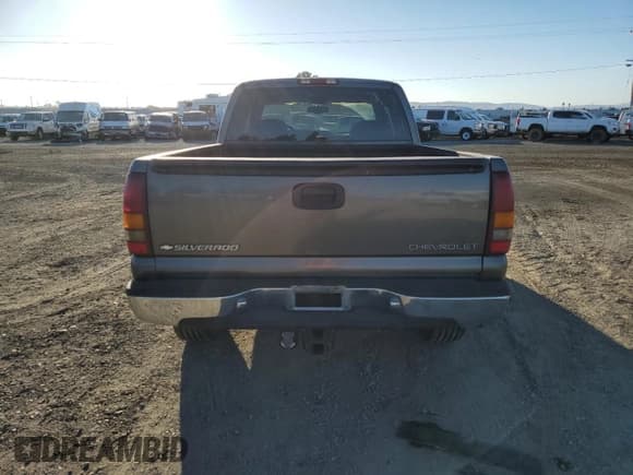 ✅ 1999 Chevrolet Silverado 1500 LT • VIN: 1GCEK19T6XE226902 • Лот: 77575034. Опубликован ранее на Copart с пробегом 192 183 миль. Бесплатный доступ к архиву аукционных продаж из США и подробный отчёт об истории автомобиля на DreamBid. Изображение 6.