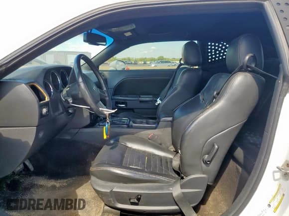 ✅ 2010 Dodge Challenger R/T Classic • VIN: 2B3CJ5DT5AH265314 • Lot: 84920985. Listed on Copart with 168,081 mi. Free auction sales archive from the USA and detailed vehicle history report at DreamBid. Image 7.