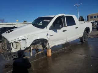 2008 Dodge 3500 SXT z VIN 3D7MX39A68G175859, wystawiony jako Copart lot #80986544 z przebiegiem 268 459 mil mil oraz Szkoda całkowita • Salvage title. Historia ofert i sprzedaży dostępna na DreamBid. Obrazek 1.
