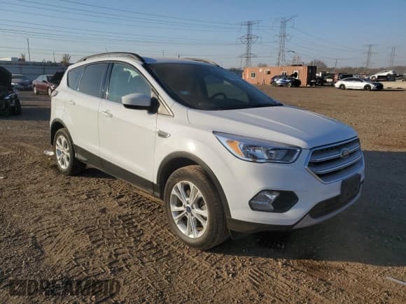 ✅ 2018 Ford Escape SE • VIN: 1FMCU9GD4JUB59107 • Lot: 91353235. Wystawiony na Copart z przebiegiem 43 529 mil. Bezpłatny archiwum sprzedaży aukcyjnych z USA i szczegółowy raport historii pojazdu na DreamBid. Zdjęcie 4.