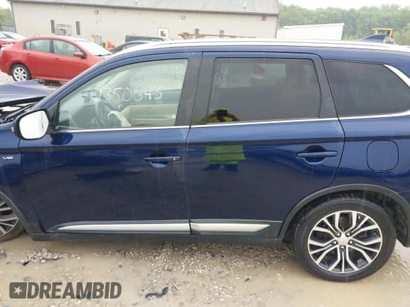 ✅ 2018 Mitsubishi Outlander GT • VIN: JA4JZ4AX6JZ054133 • Лот: 42350643. Опубликован ранее на IAAI с пробегом 78 920 миль. Бесплатный доступ к архиву аукционных продаж из США и подробный отчёт об истории автомобиля на DreamBid. Изображение 14.