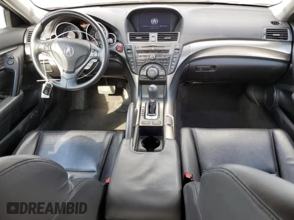 ✅ 2013 Acura TL Technology • VIN: 19UUA8F50DA014188 • Лот: 86496065. Опубликован ранее на Copart с пробегом 138 559 миль. Бесплатный доступ к архиву аукционных продаж из США и подробный отчёт об истории автомобиля на DreamBid. Изображение 8.