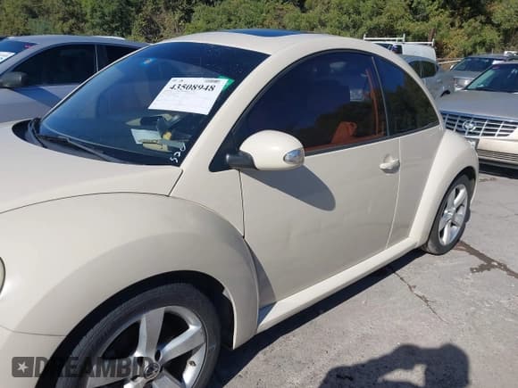 ✅ 2006 Volkswagen Beetle • VIN: 3VWSW31CX6M401205 • Lot: 43508948. Listed on IAAI with 135,578 mi. Free auction sales archive from the USA and detailed vehicle history report at DreamBid. Image 6.
