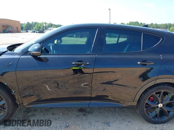 2024 Dodge Hornet R/T Plus z VIN ZACPDFDWXR3A07864, wystawiony jako IAAI lot #42595338 z przebiegiem 4 205 mil mil oraz . Historia ofert i sprzedaży dostępna na DreamBid. Obrazek 14.