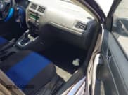 ✅ 2012 Volkswagen Jetta S • VIN: 3VW2K7AJ1CM405155 • Lot: 42563571. Wystawiony na IAAI z przebiegiem 129 221 mil. Bezpłatny archiwum sprzedaży aukcyjnych z USA i szczegółowy raport historii pojazdu na DreamBid. Zdjęcie 5.