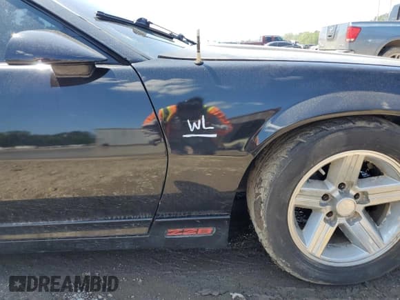 ✅ 1982 Chevrolet Camaro • VIN: 1G1AP87H2CL107878 • Lot: 52144225. Wystawiony na Copart z przebiegiem 427 186 mil. Bezpłatny archiwum sprzedaży aukcyjnych z USA i szczegółowy raport historii pojazdu na DreamBid. Zdjęcie 12.