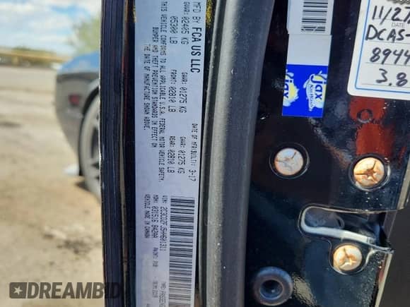 2017 Dodge Challenger 392 Hemi Scat Pack Shaker z VIN 2C3CDZFJ5HH601311, wystawiony jako Copart lot #82135595 z przebiegiem 60 553 mil mil oraz Szkoda całkowita • Salvage title. Historia ofert i sprzedaży dostępna na DreamBid. Obrazek 12.