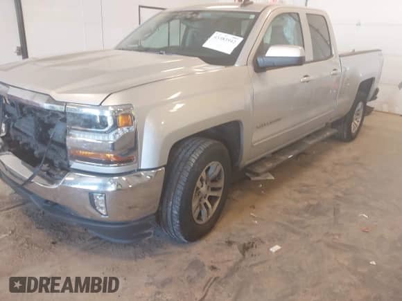 2018 Chevrolet Silverado 1500 LT z VIN 1GCVKREC6JZ298381, wystawiony jako IAAI lot #43383942 z przebiegiem 101 454 mil mil oraz . Historia ofert i sprzedaży dostępna na DreamBid. Obrazek 2.