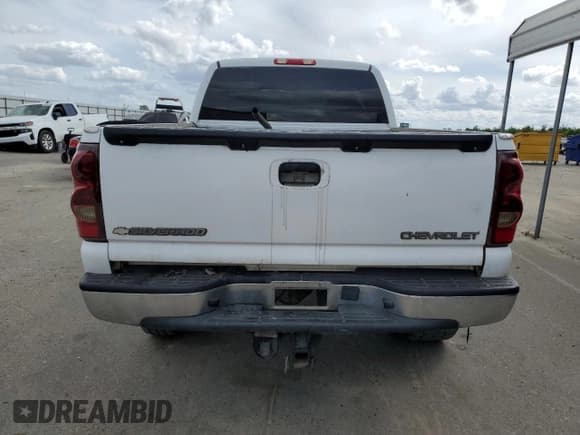 ✅ 2003 Chevrolet Silverado 2500HD LS • VIN: 1GCHC29U13E267442 • Лот: 51182565. Опубликован ранее на Copart с пробегом Не указан. Бесплатный доступ к архиву аукционных продаж из США и подробный отчёт об истории автомобиля на DreamBid. Изображение 6.