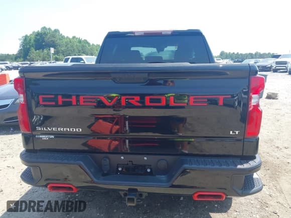 ✅ 2022 Chevrolet Silverado 1500 LT Trail Boss • VIN: 3GCUDFEDXNG683090 • Lot: 42410056. Wystawiony na IAAI z przebiegiem 62 524 mil. Bezpłatny archiwum sprzedaży aukcyjnych z USA i szczegółowy raport historii pojazdu na DreamBid. Zdjęcie 16.