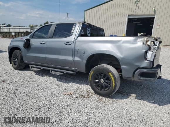 ✅ 2020 Chevrolet Silverado 1500 RST • VIN: 1GCUYEED1LZ149469 • Lot: 81088555. Wystawiony na Copart z przebiegiem 113 078 mil. Bezpłatny archiwum sprzedaży aukcyjnych z USA i szczegółowy raport historii pojazdu na DreamBid. Zdjęcie 2.