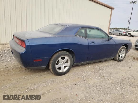 ✅ 2010 Dodge Challenger SE • VIN: 2B3CJ4DV6AH137269 • Lot: 75540534. Wystawiony na Copart z przebiegiem 96 836 mil. Bezpłatny archiwum sprzedaży aukcyjnych z USA i szczegółowy raport historii pojazdu na DreamBid. Zdjęcie 3.