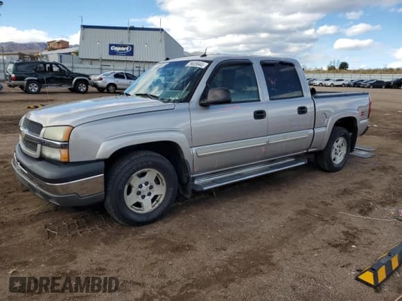 ✅ 2005 Chevrolet Silverado 1500 Z71 • VIN: 2GCEK13T351390146 • Лот: 79639944. Опубликован ранее на Copart с пробегом 218 850 миль. Бесплатный доступ к архиву аукционных продаж из США и подробный отчёт об истории автомобиля на DreamBid. Изображение 1.