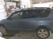 ✅ 2007 Toyota RAV4 Sport • VIN: JTMBK32V975026204 • Lot: 41397826. Wystawiony na IAAI z przebiegiem 165 990 mil. Bezpłatny archiwum sprzedaży aukcyjnych z USA i szczegółowy raport historii pojazdu na DreamBid. Zdjęcie 14.