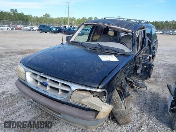 ✅ 1995 Ford Explorer Eddie Bauer • VIN: 1FMDU32X1SUB72630 • Lot: 40517705. Listed on IAAI with 192,008 mi. Free auction sales archive from the USA and detailed vehicle history report at DreamBid. Image 2.