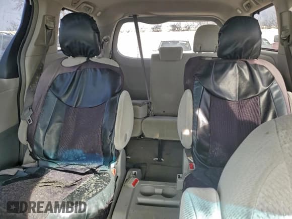 ✅ 2011 Toyota Sienna LE • VIN: 5TDKK3DC9BS109310 • Lot: 94919645. Listed on Copart with 415,445 mi. Free auction sales archive from the USA and detailed vehicle history report at DreamBid. Image 10.