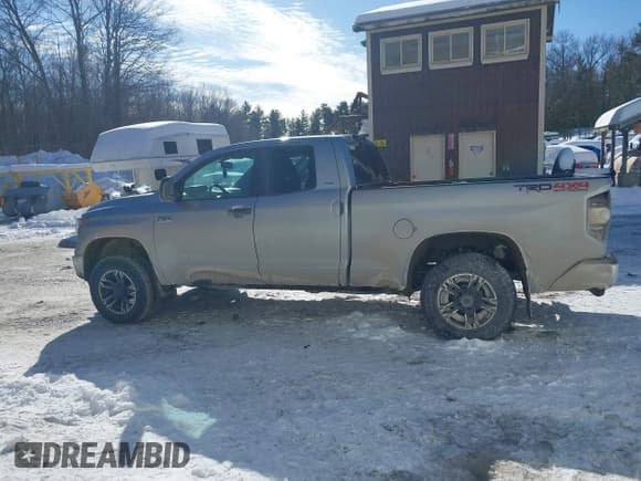 ✅ 2015 Toyota Tundra SR • VIN: 5TFUY5F14FX485993 • Lot: 41599461. Listed on IAAI with 197,547 mi. Free auction sales archive from the USA and detailed vehicle history report at DreamBid. Image 14.